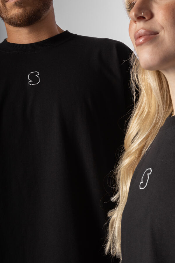 T-Shirt "S" bordado - Image 3