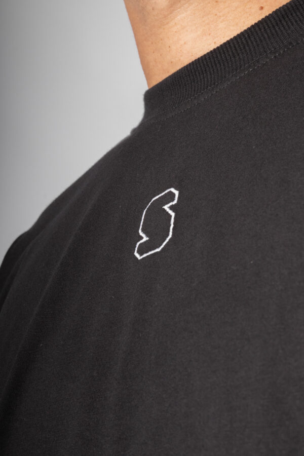 T-Shirt "S" bordado - Image 7