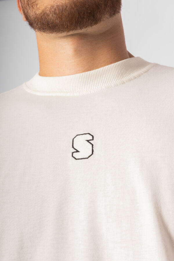 T-Shirt "S" bordado - Image 10